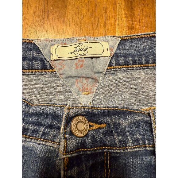 Levi's Women's Vintage Capri Mid Rise Stretch Red Tab 5 Pocket Blue Jeans Sz 12 - Picture 4 of 9